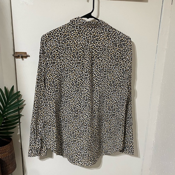 J. Crew 100% silk leopard button down blouse size 8 - Picture 9 of 10